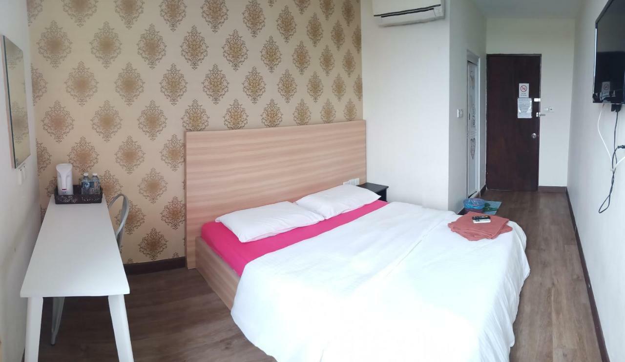 Hotel Truly Asia Kota Kinabalu Pokoj fotografie